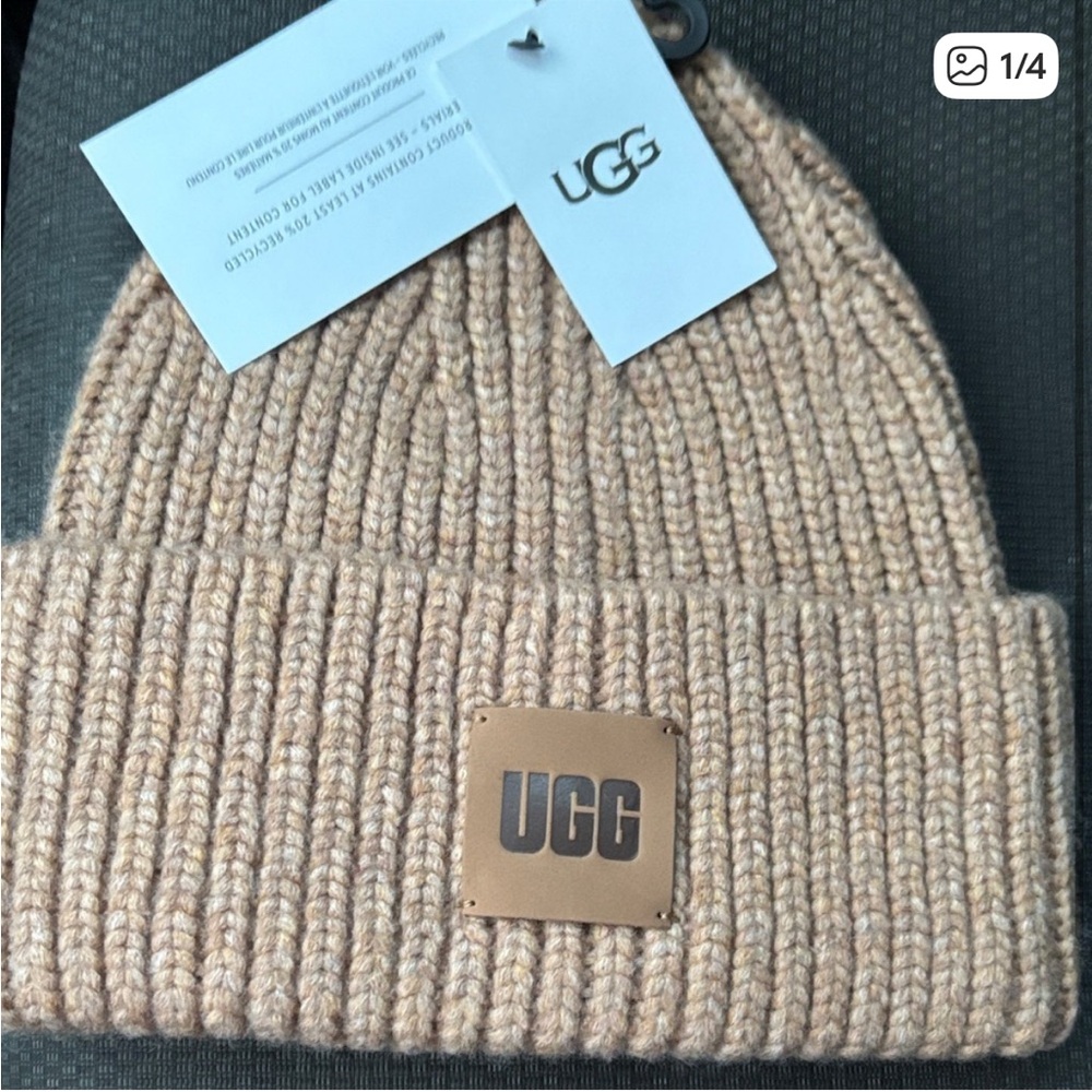 UGG UChunky Ribbed Beanie